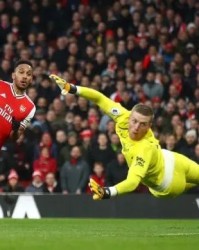  莱斯特城客场逼平曼联，狐狸城延续客场不败神话