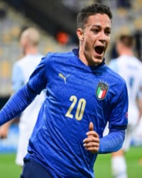  萨索洛前锋拉斯帕多里梅开二度率队取胜