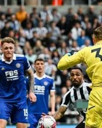  莱斯特城主场负于维拉，罗杰斯战术遭质疑