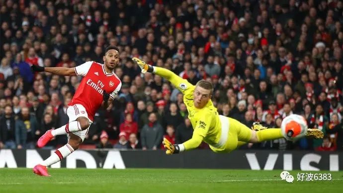  莱斯特城客场逼平曼联，狐狸城延续客场不败神话